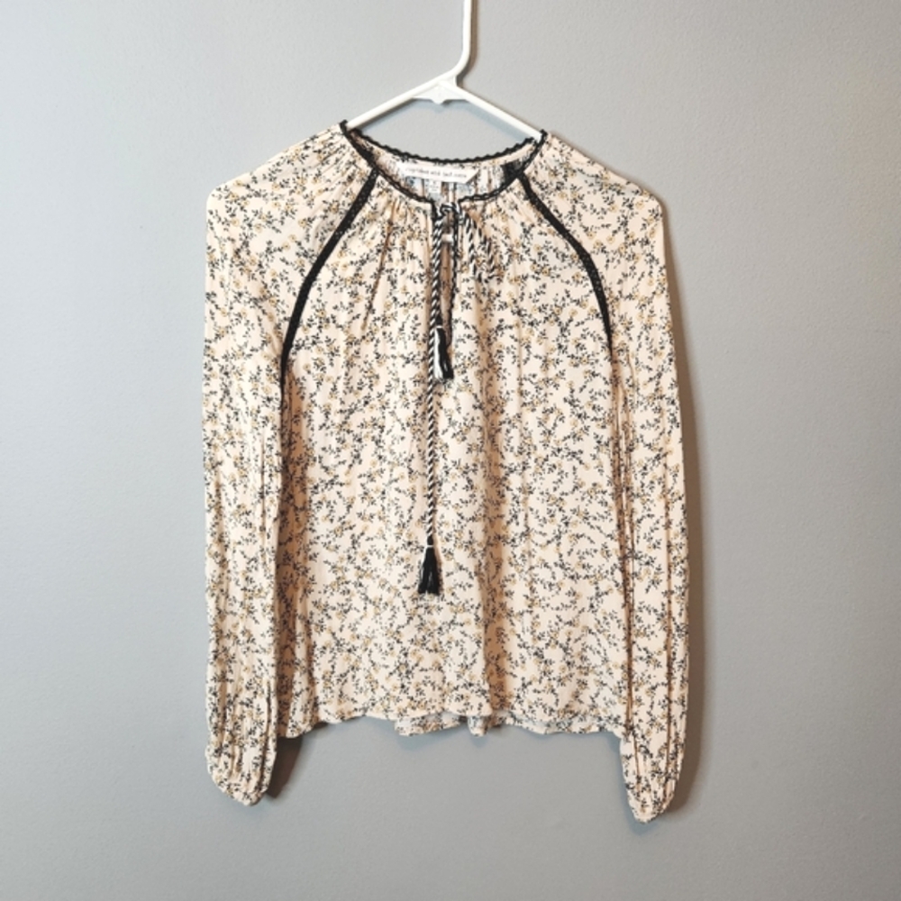 Cupcakes & Cashmere Halston Top in Cameo Rose